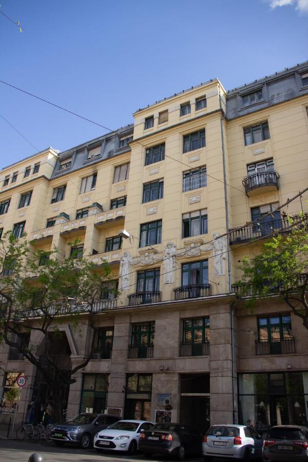 Luxury Downtown 3 Bedroom Apartment By Synagoge With Beautiful View Budapest Exterior foto