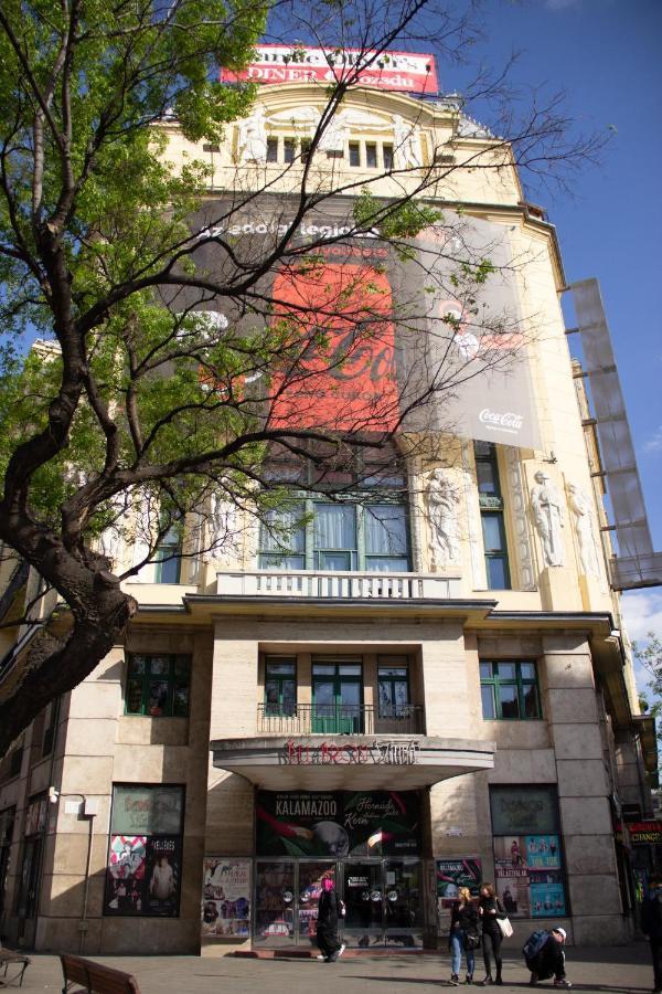 Luxury Downtown 3 Bedroom Apartment By Synagoge With Beautiful View Budapest Exterior foto